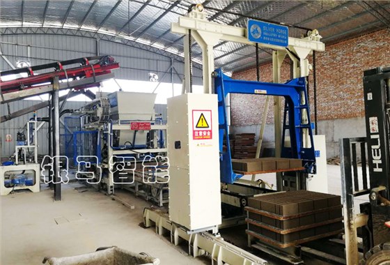 透水磚機螺栓配件的分類及油封的安裝注意事項