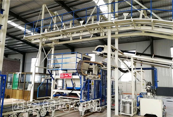 自動(dòng)磚機(jī)設(shè)備生產(chǎn)線：如何讓透水磚機(jī)械設(shè)備平穩(wěn)度過(guò)高溫夏季？