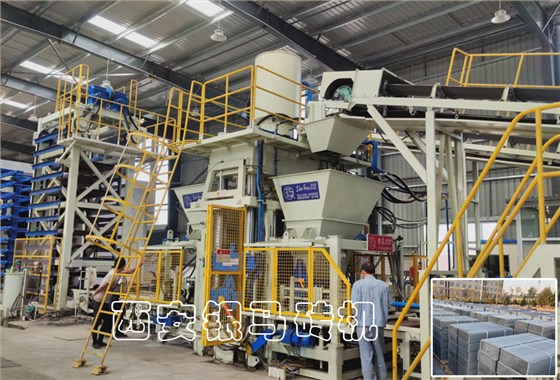 透水磚機：全自動路沿石生產(chǎn)設備能為循環(huán)經(jīng)濟做些什么？