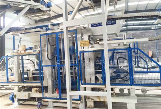 透水磚機(jī)生產(chǎn)透水磚原材料組成及配比技巧分享