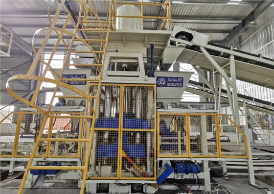 全能磚石成型機(jī)：銀馬首創(chuàng) 國際先進(jìn)機(jī)型