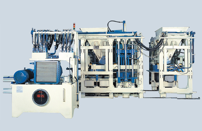 確保水泥磚機(jī)設(shè)備產(chǎn)出上乘砌塊磚應(yīng)注意哪些事項(xiàng)？