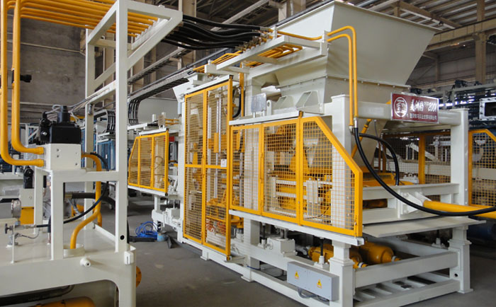 對混凝土砌塊成型機進(jìn)行基礎(chǔ)動力分析的前提