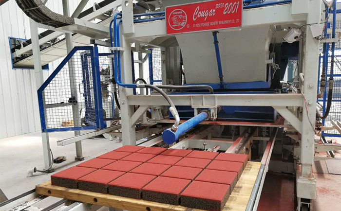 全自動透水磚機(jī)各類離合器的性能比較