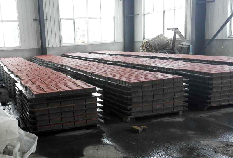 透水磚磚機(jī)調(diào)整自身適應(yīng)市場生存