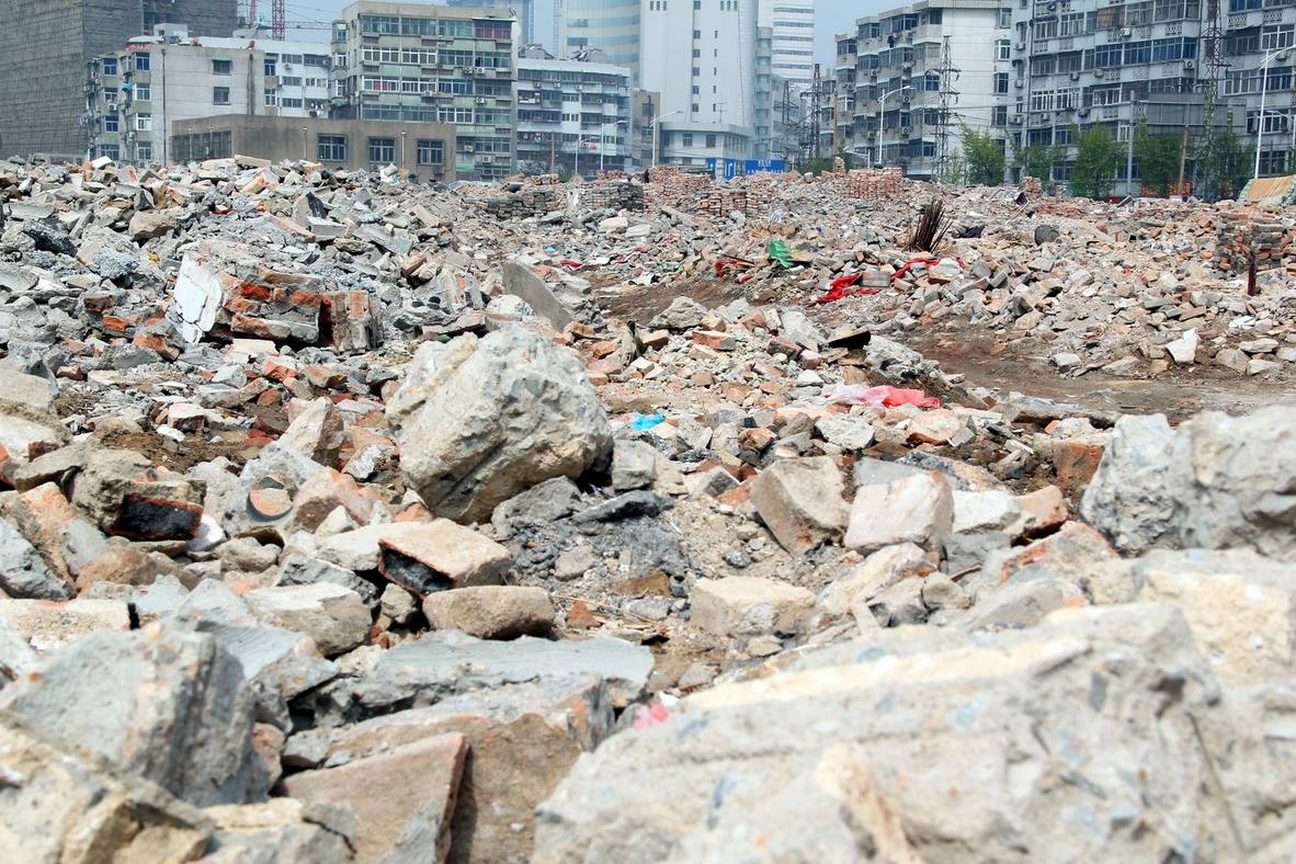 免燒磚設(shè)備生產(chǎn)線解決建筑垃圾，為環(huán)保貢獻(xiàn)力量