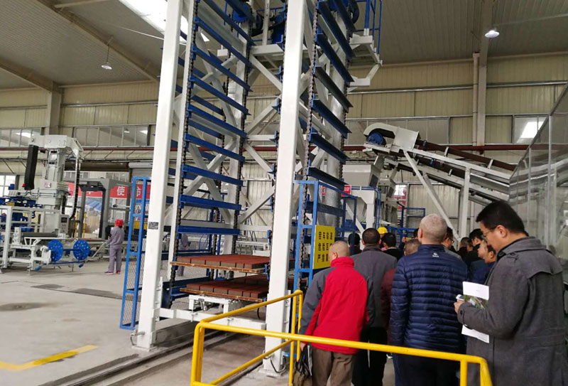 從五大方面分析銀馬造磚機器市場火爆的原因