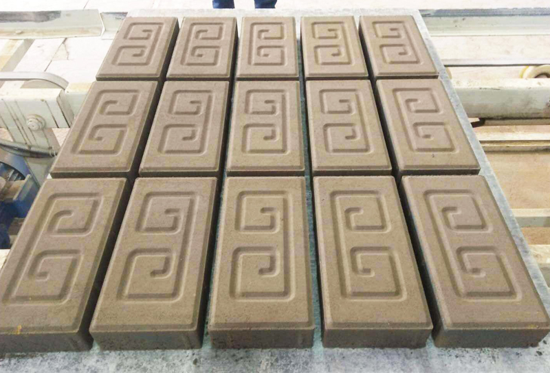 工業(yè)廢渣制磚機(jī)