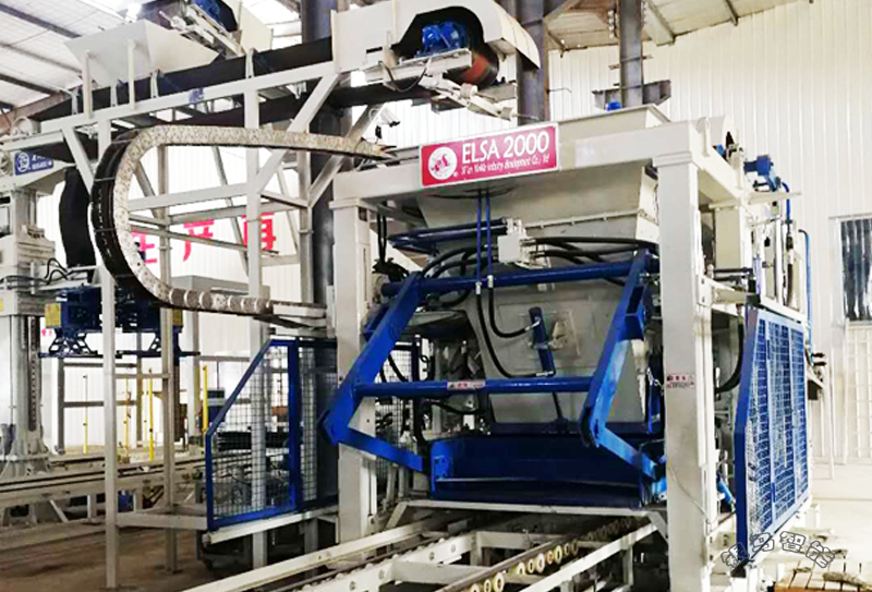 爐渣制磚機(jī)相關(guān)配套設(shè)備及磚機(jī)優(yōu)點分析