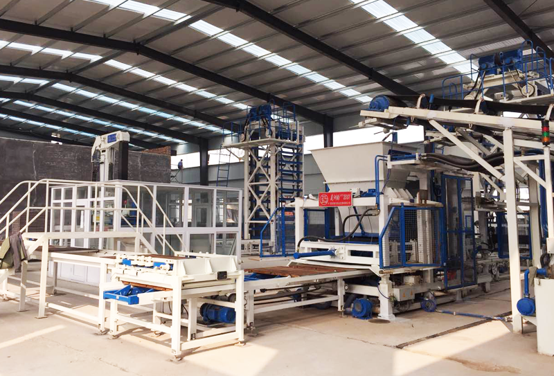 廣場(chǎng)磚機(jī)設(shè)備：綠色生態(tài)構(gòu)建者