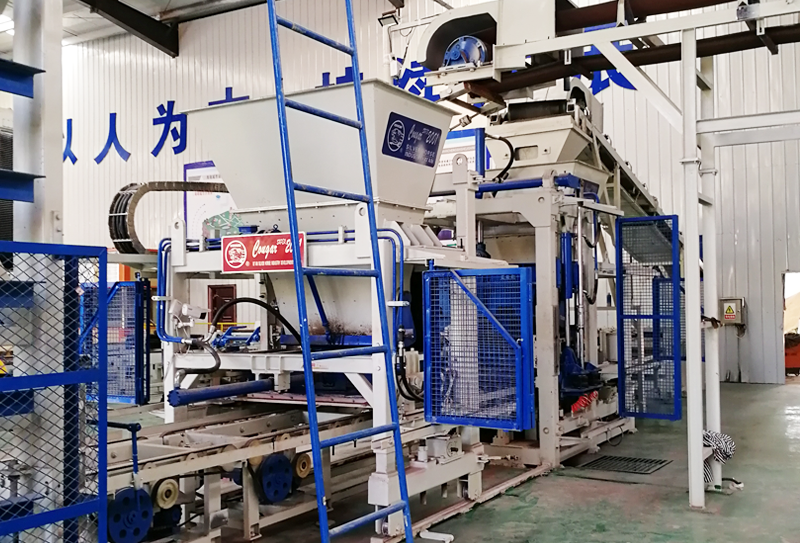 全自動(dòng)水泥磚制磚機(jī)在建設(shè)發(fā)展中起到的作用