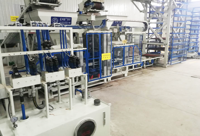 路面透水磚機械：減速機的定期檢查應(yīng)從哪些方面入手？