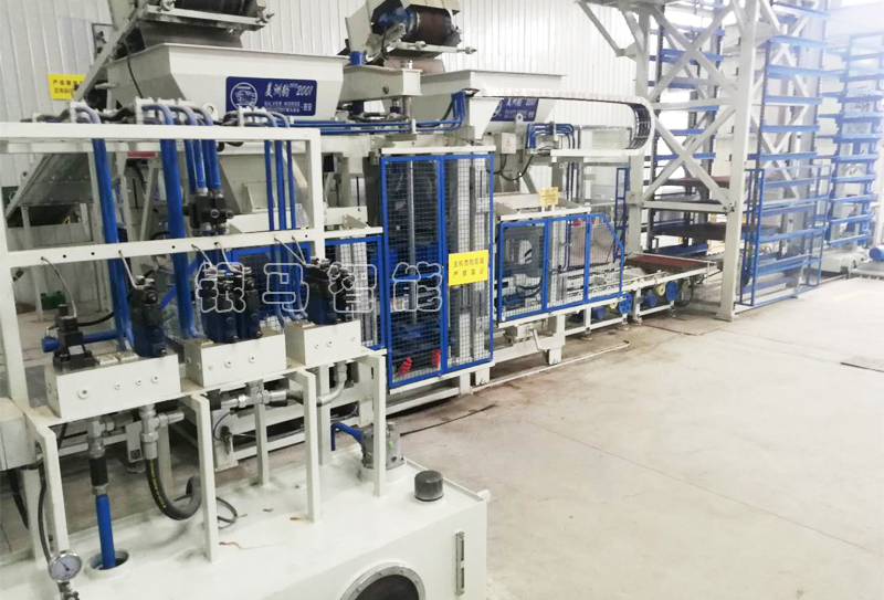 全自動(dòng)制磚機(jī)器