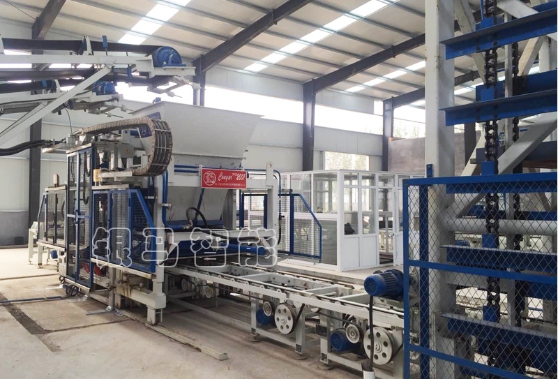 銀馬透水磚機(jī)，用實(shí)力說(shuō)話，用品質(zhì)發(fā)展！