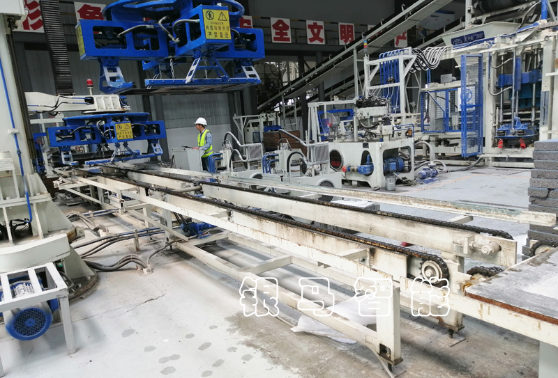 如何減少自動(dòng)制磚設(shè)備砌塊磚機(jī)在生產(chǎn)中的磨損? 如何減少自動(dòng)制磚設(shè)備砌塊磚機(jī)在生產(chǎn)中的磨損?