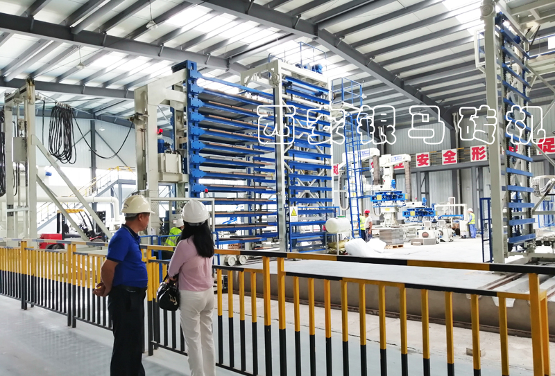 建筑垃圾制磚全套設(shè)備：讓城市&ldquo;負(fù)資產(chǎn)&rdquo;實現(xiàn)循環(huán)再生！