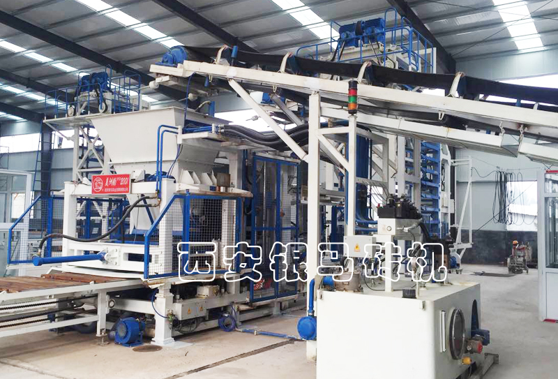 銀馬新型透水磚機(jī)生產(chǎn)線：三十載砥礪拼搏，九萬里內(nèi)外馳名！