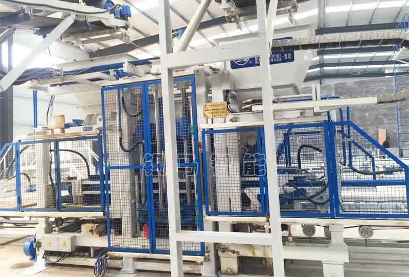 透水磚機生產(chǎn)透水磚原材料組成及配比技巧分享