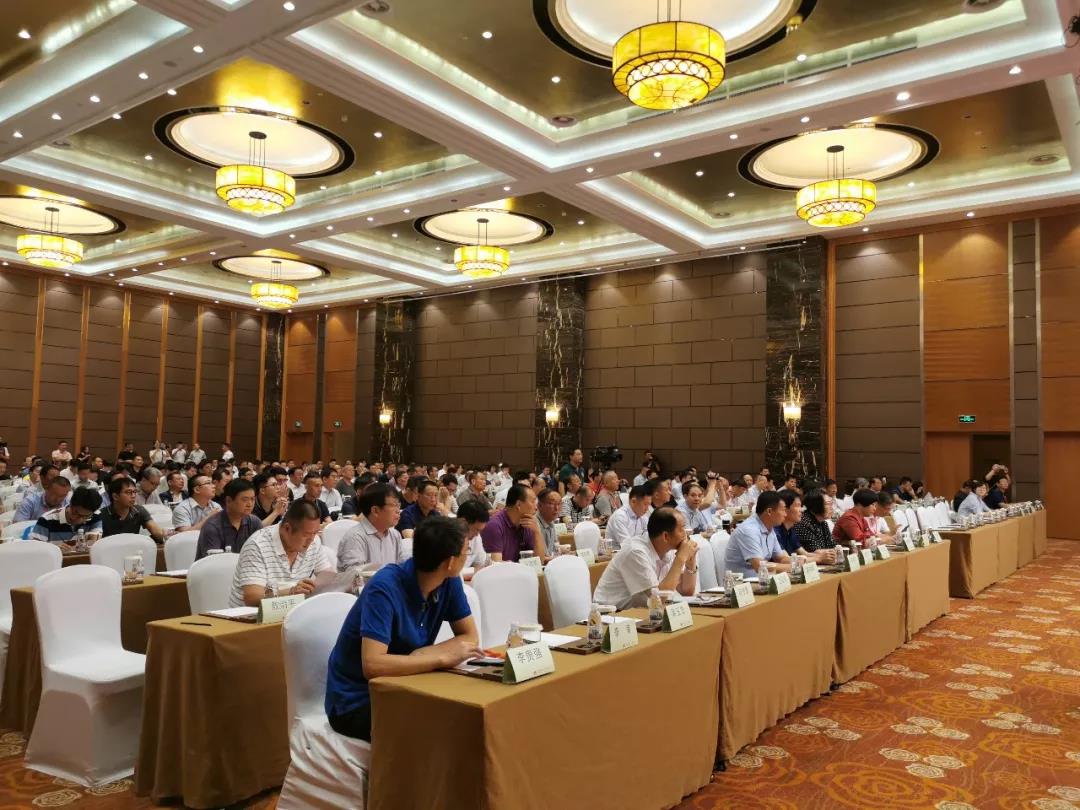 2019年中國(guó)磚瓦行業(yè)大會(huì)圓滿(mǎn)落幕，銀馬環(huán)保磚/石一體機(jī)備受矚目！